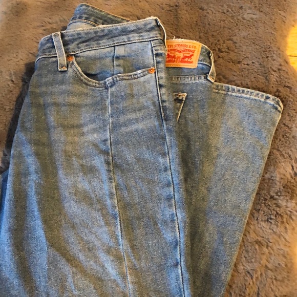Women’s Levi’s - Picture 1 of 12